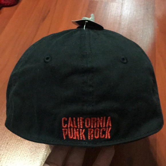 “GREENDAY GRENADE PATCH LOGO” Fitted Cap/Hat - Picture 4 of 10